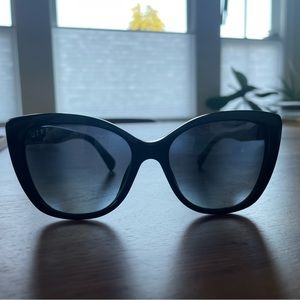 Diff black sunglasses